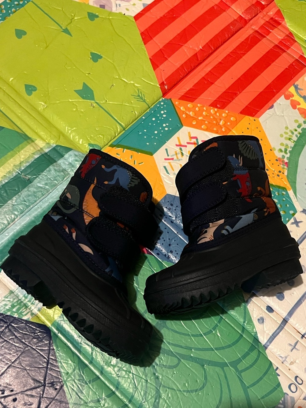 The Children’s Place Toddler Baby Size 5 Navy Dino Winter Snow Boots